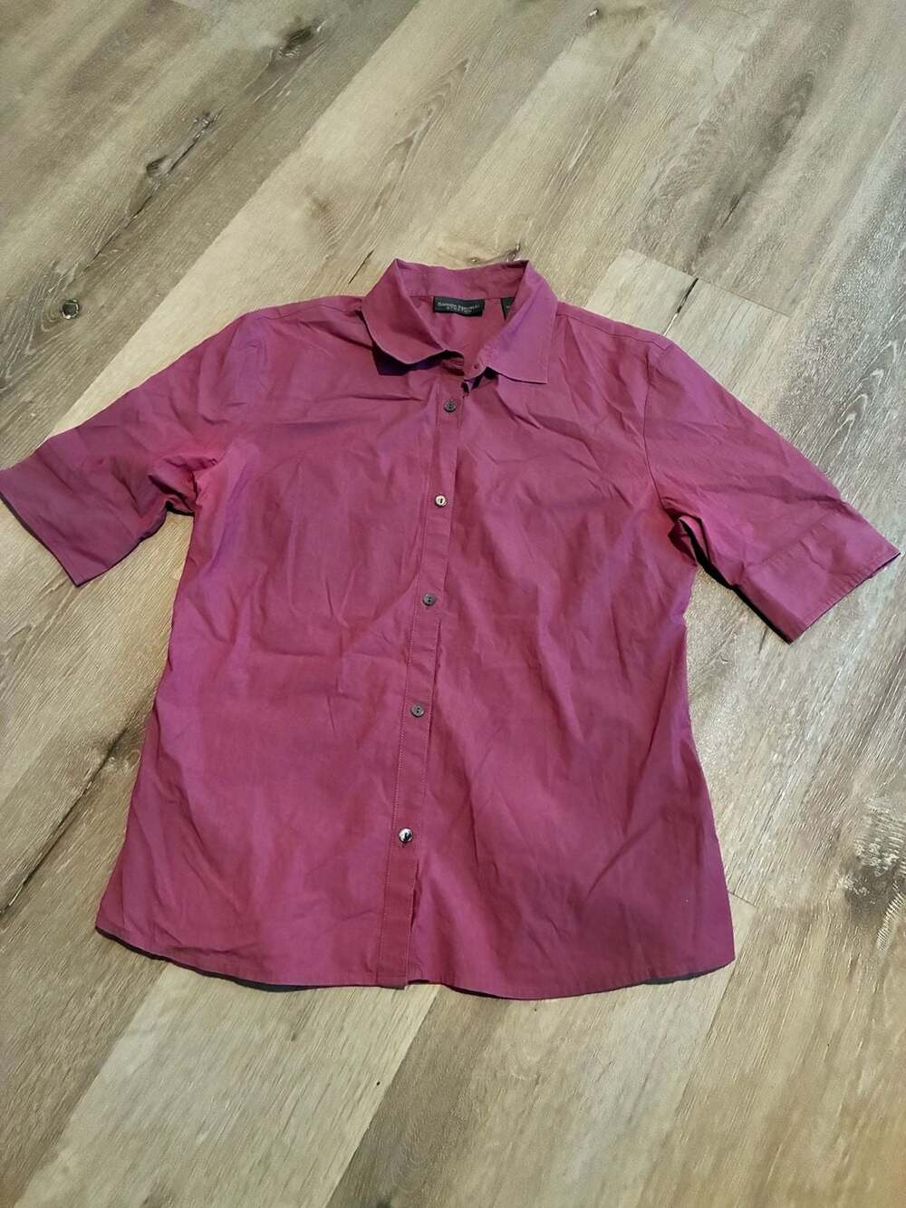 Banana Republic Stretch Women's Short Sleeve Button Up Shirt Size M Magenta